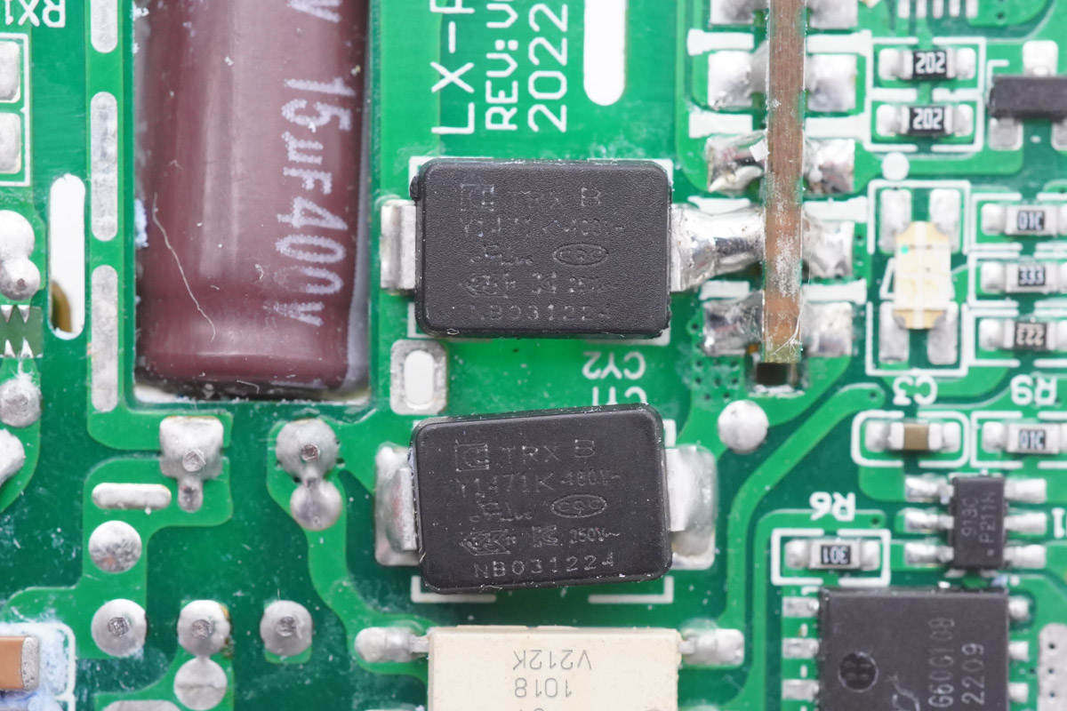 aohi奥海30w氮化镓充电器拆解,倍思氮化镓三代65w充电器拆解视频