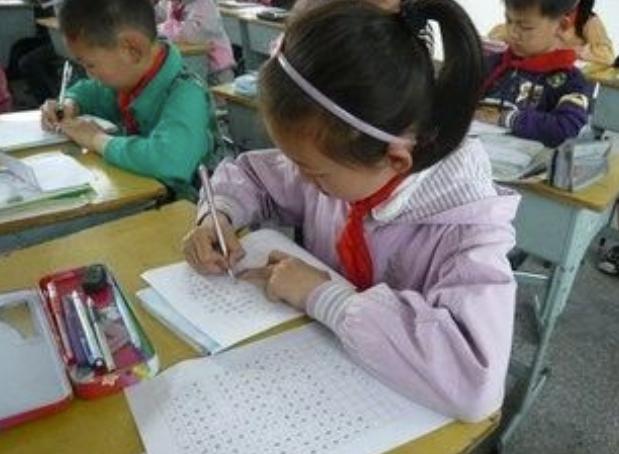 学生作文朕的后宫手写原版,小学作文语文是朕的皇后