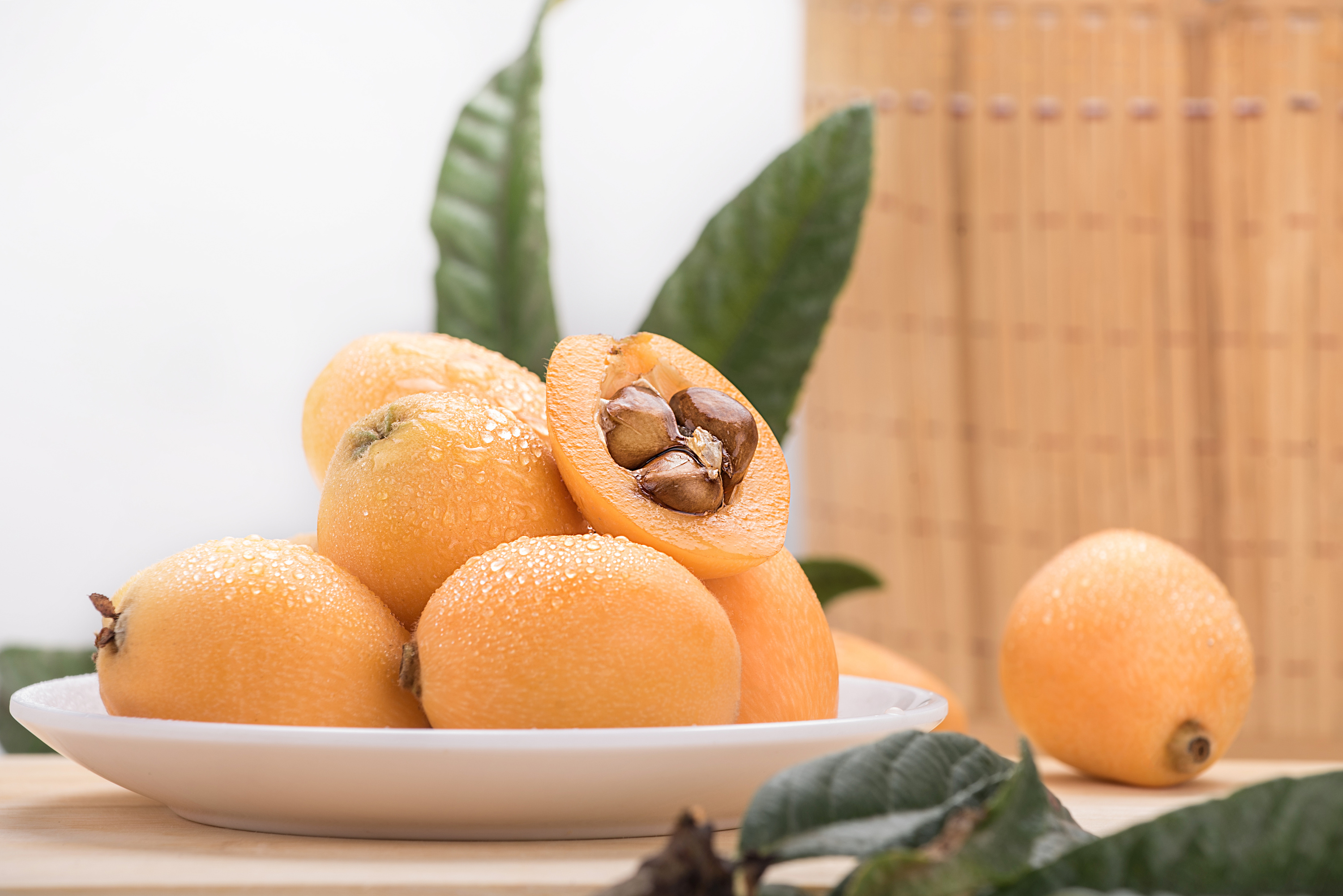 夏天吃哪些既清凉又健康水果,夏天到了这4种水果可多吃消暑