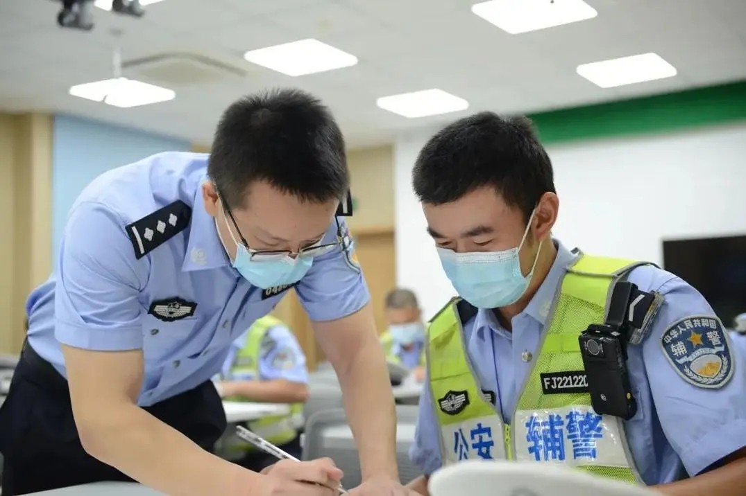 协警和辅警的区别工资待遇相同吗,辅警和民警是天壤之别