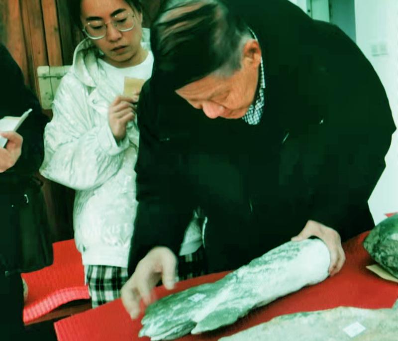 惊现和田玉红玉籽料,惊现和田玉原生黄玉