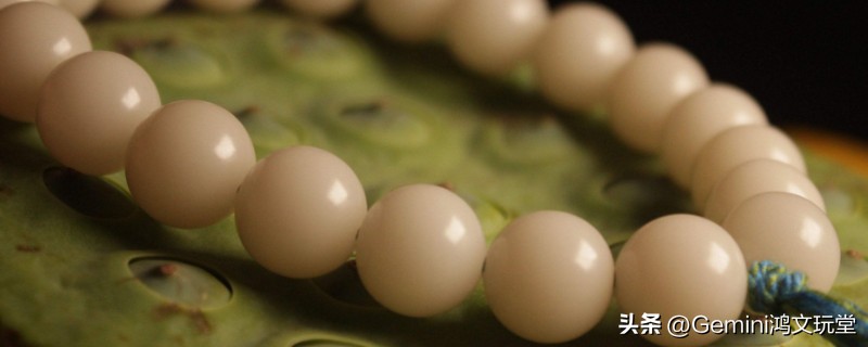 白玉菩提红色会不会变色,白玉菩提变色裂开怎么回事