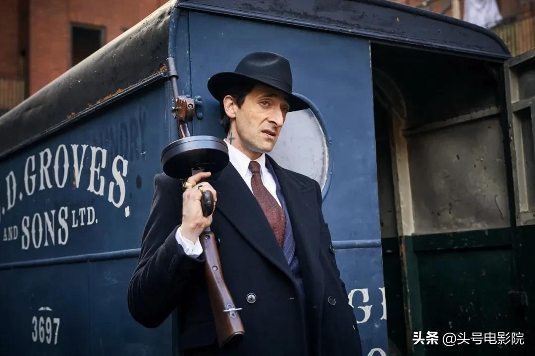 西装暴徒汤姆哈迪锦集,汤姆哈迪浴血黑帮高燃片段多吗