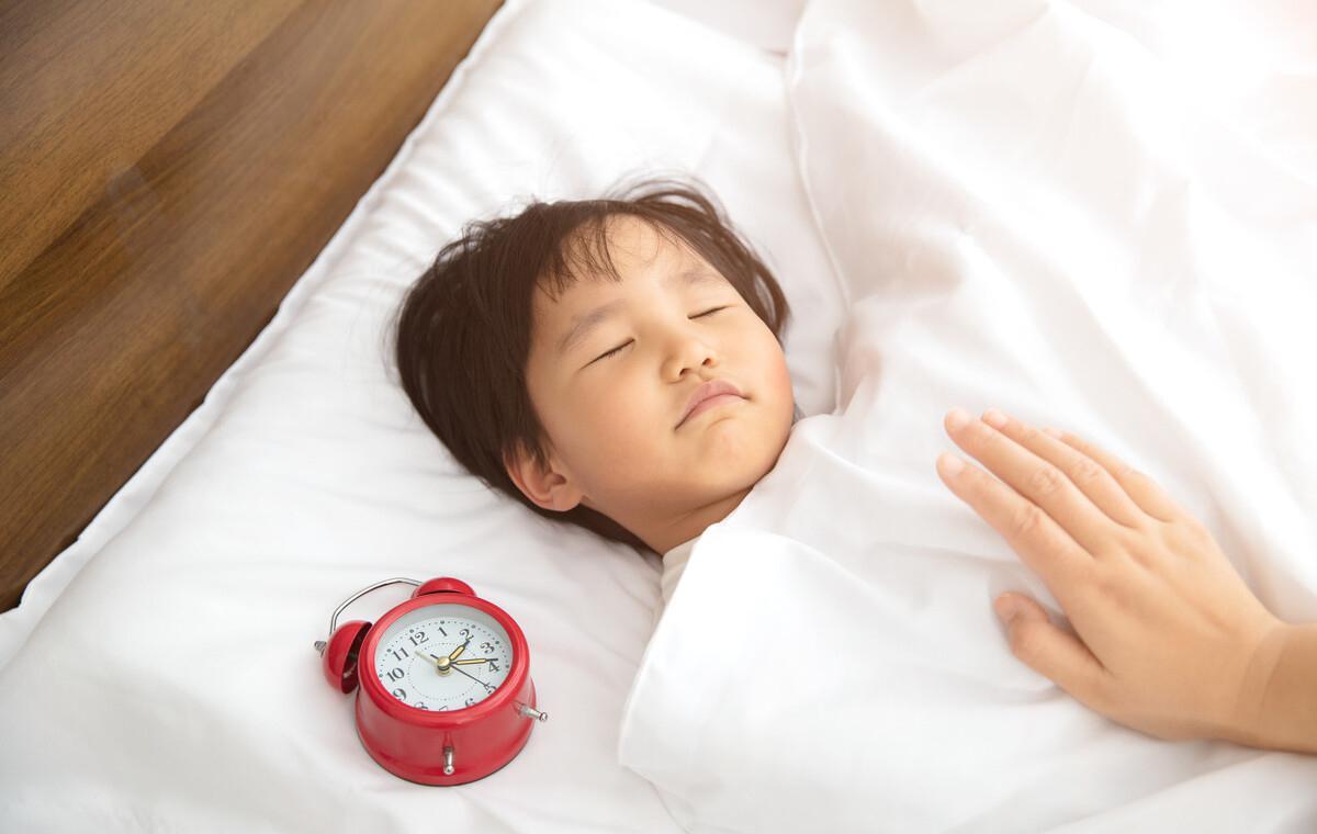 3岁分床5岁还不愿意分房怎么办,3岁分床5岁分房害了多少孩子