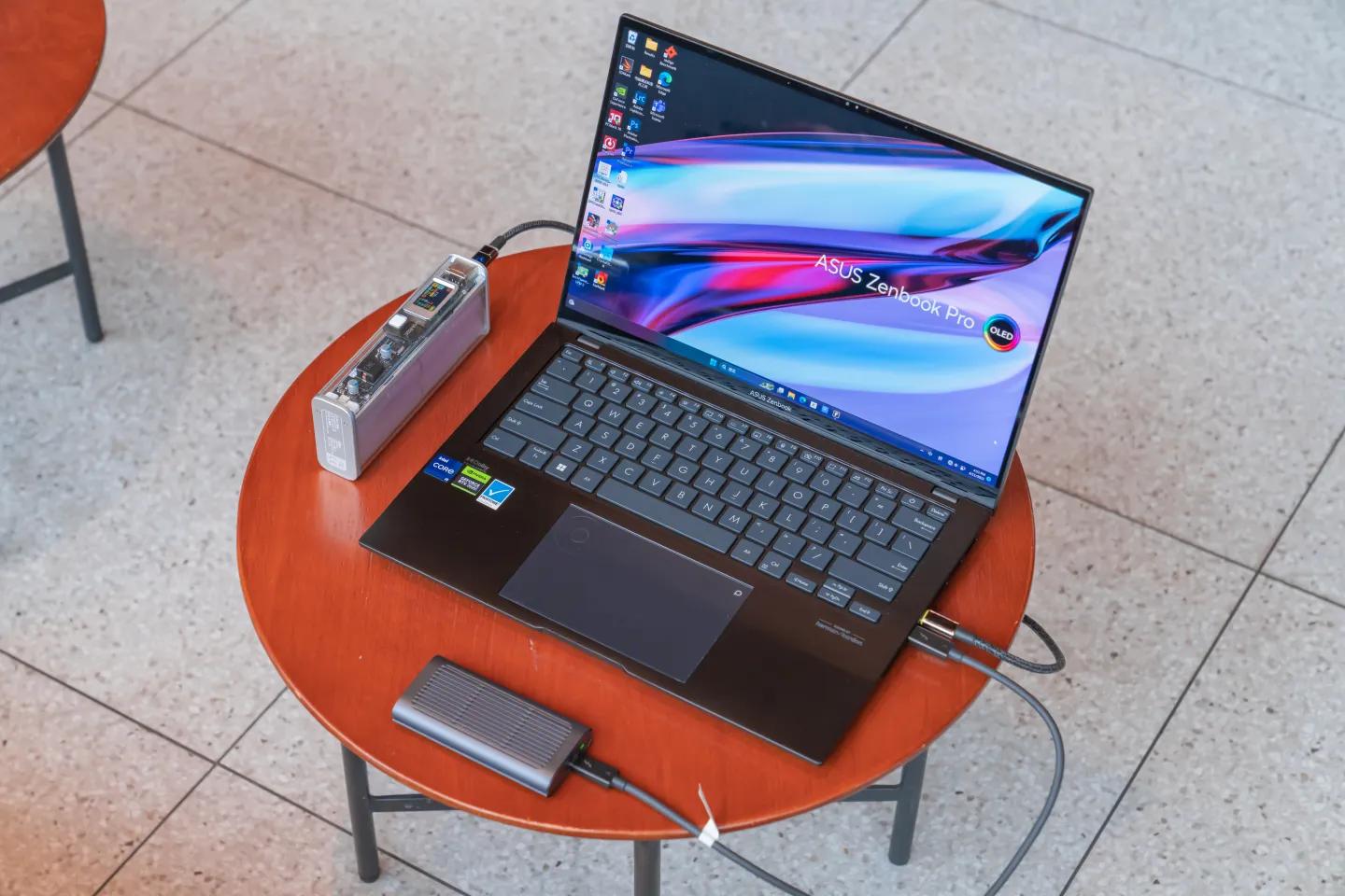 紫色笔记本电脑华硕灵耀pro测评,高端oled显示屏