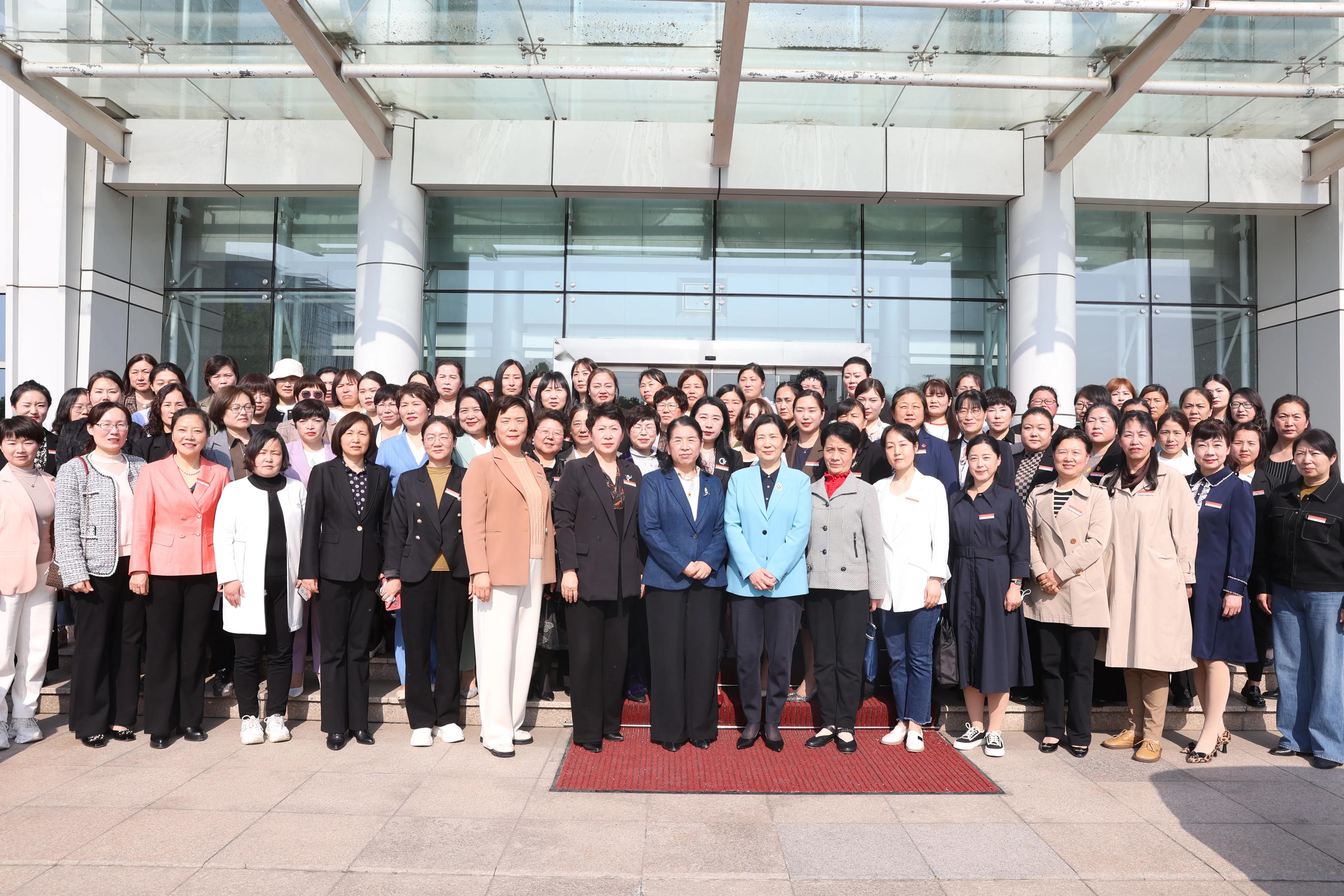 凝聚她力量绽放拼经济焦作巧媳妇联盟正式成立刘宗华当选为理事长