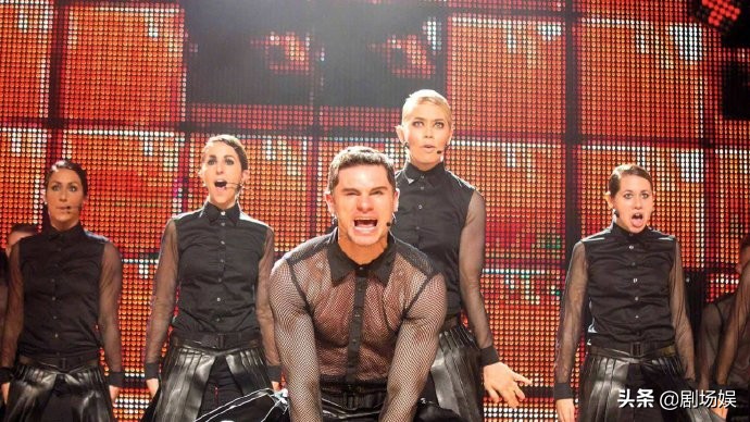 完美音调成员历史背景,完美音调第一次演出