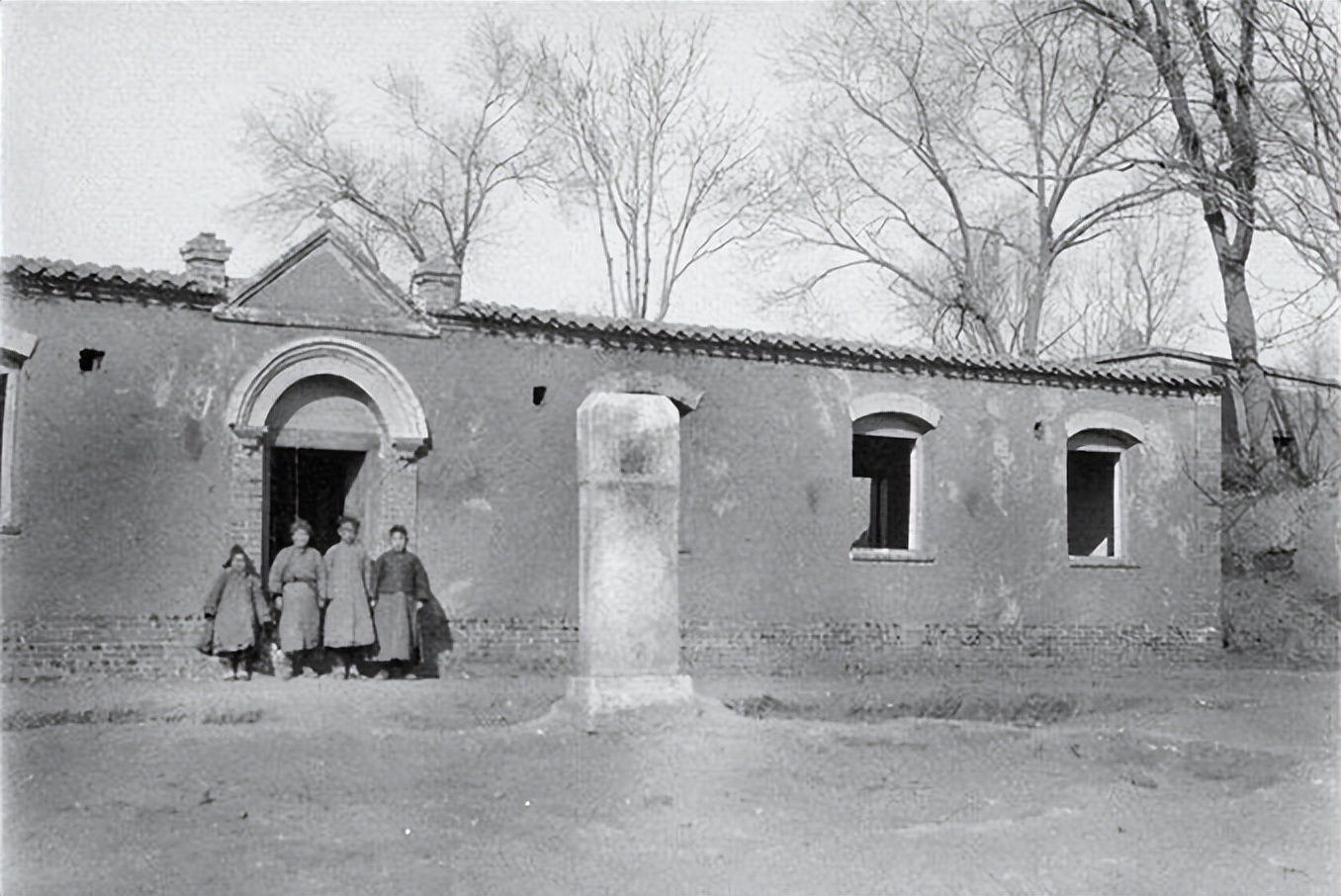 三个男孩在街头玩耍，捡到一张纸条；惯匪黄爱州终于露出狐狸尾巴
