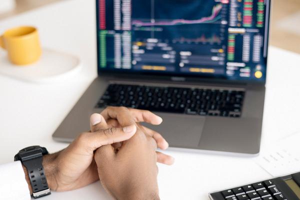 抖音pk真的能赚很多钱吗？抖音直播有几种变现方式？