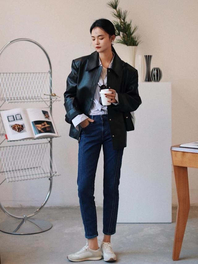 烟管牛仔裤搭配什么上衣好看,绿色牛仔裤搭配什么颜色上衣