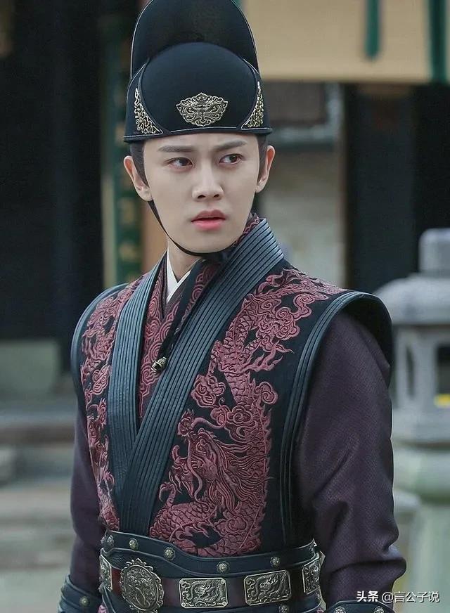 穿飞鱼服最好看的男明星,男演员穿飞鱼服