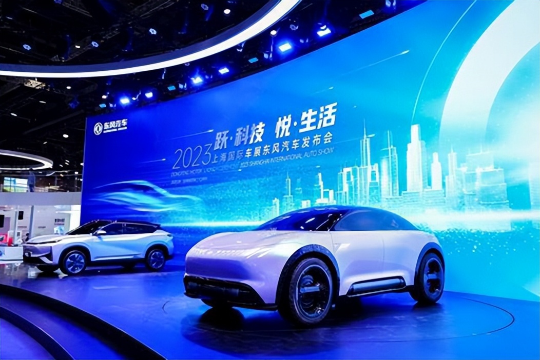 阿斯顿•马丁大道，迈凯伦×FILA/TUMI…「华丽汽车品牌榜」第4期