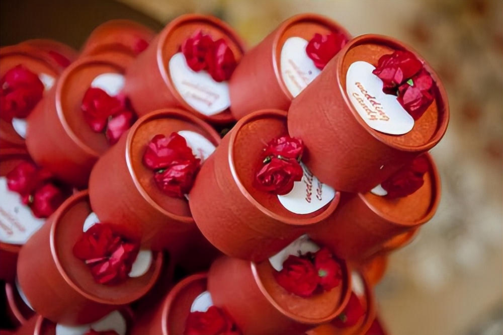 第一次买糖记,小熊买糖记儿童故事