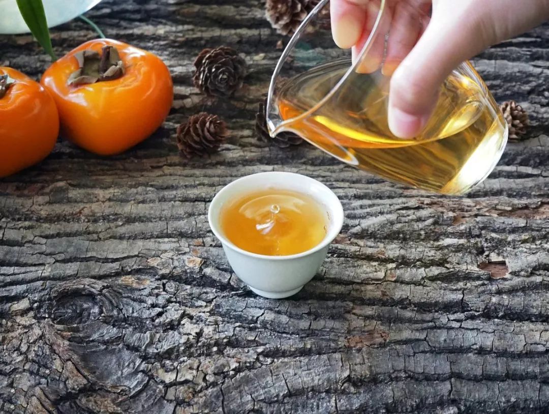 喝普洱茶等于自杀？一克普洱熟茶含五亿霉菌，普洱茶到底能不能喝