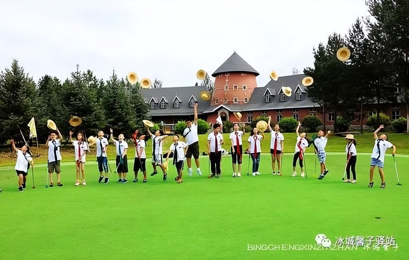 伏尔加庄园最佳观赏期,夏日必去伏尔加庄园十大打卡地