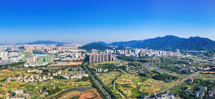 “轰隆”声起，企业市民都说好！这里驶上发展快车道！