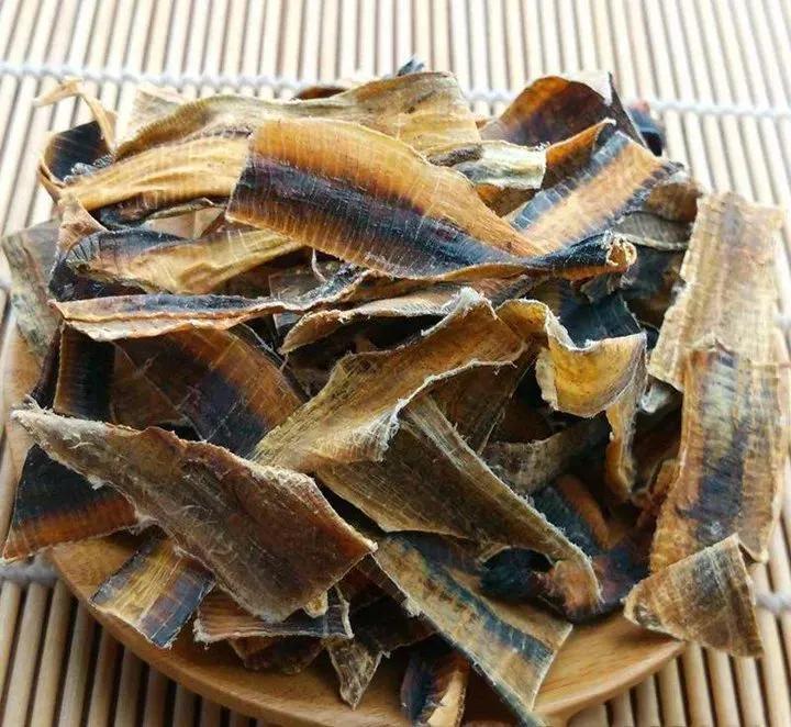 恶心费129元！江西麻辣烫被曝吃出蚯蚓网友：干地龙营养价值高