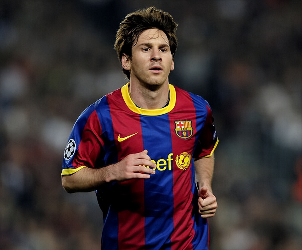 当今足坛十大顶级巨星,当今足坛十大足球巨星