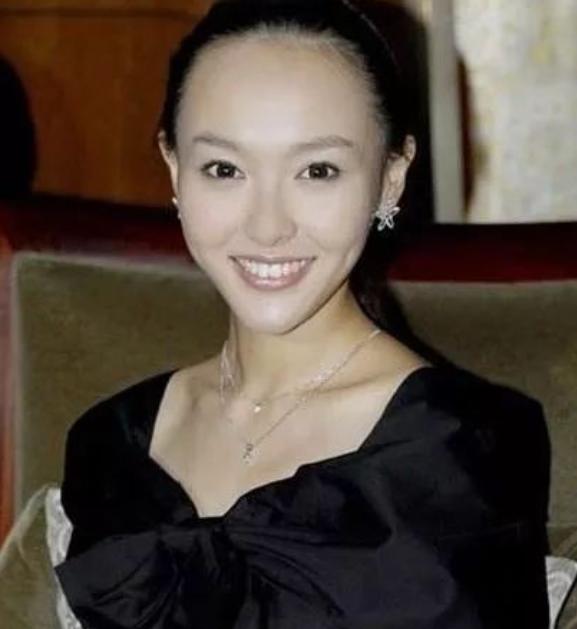 女明星也秃头？杨紫鞠婧祎全靠小心机，杨幂没刘海就是“光明顶”