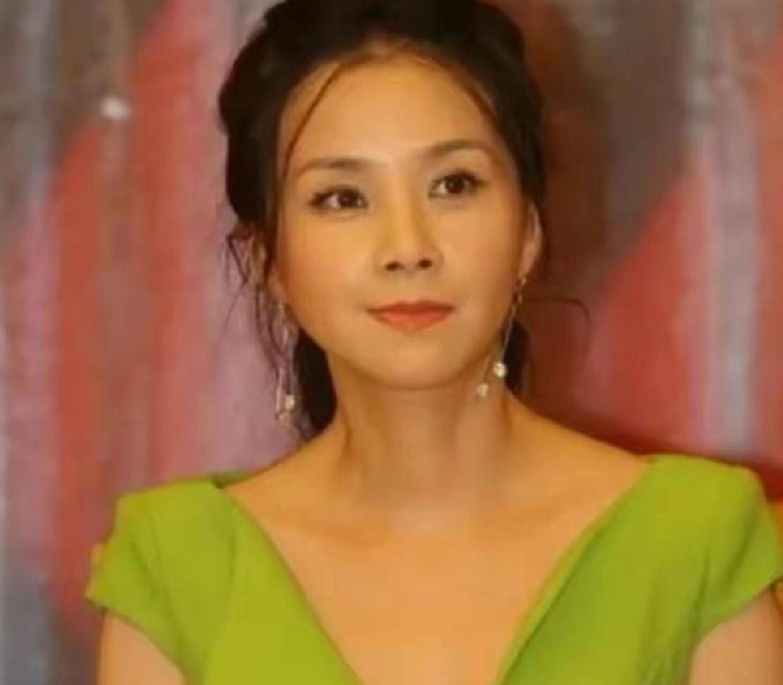 哪几个女明星的鼻子不好看,鼻子不好看的十大女星