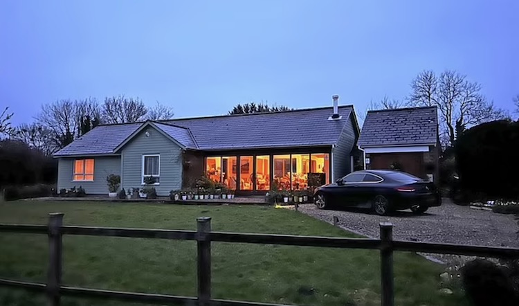 英国女子偷衣服,英国女性偷东西