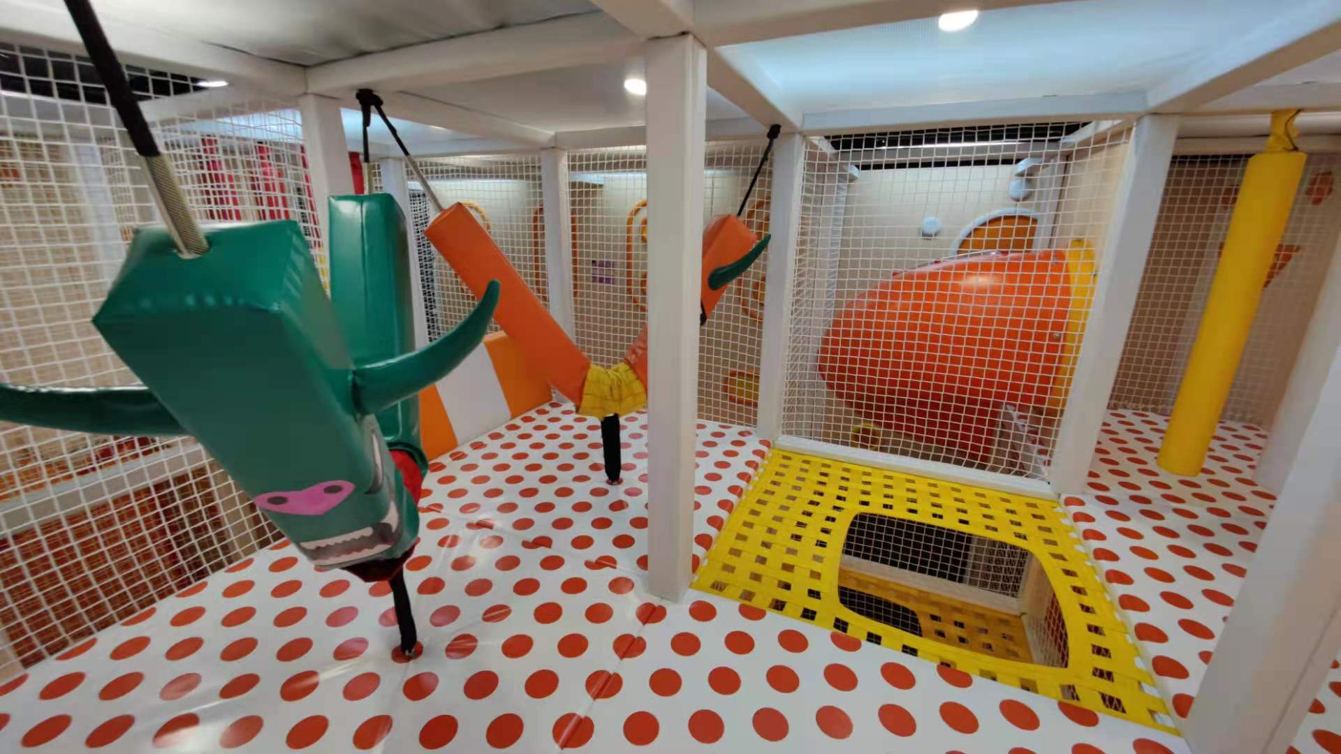 中高端儿童游乐场加盟费用价格,儿童乐园游乐设备70平得多少钱