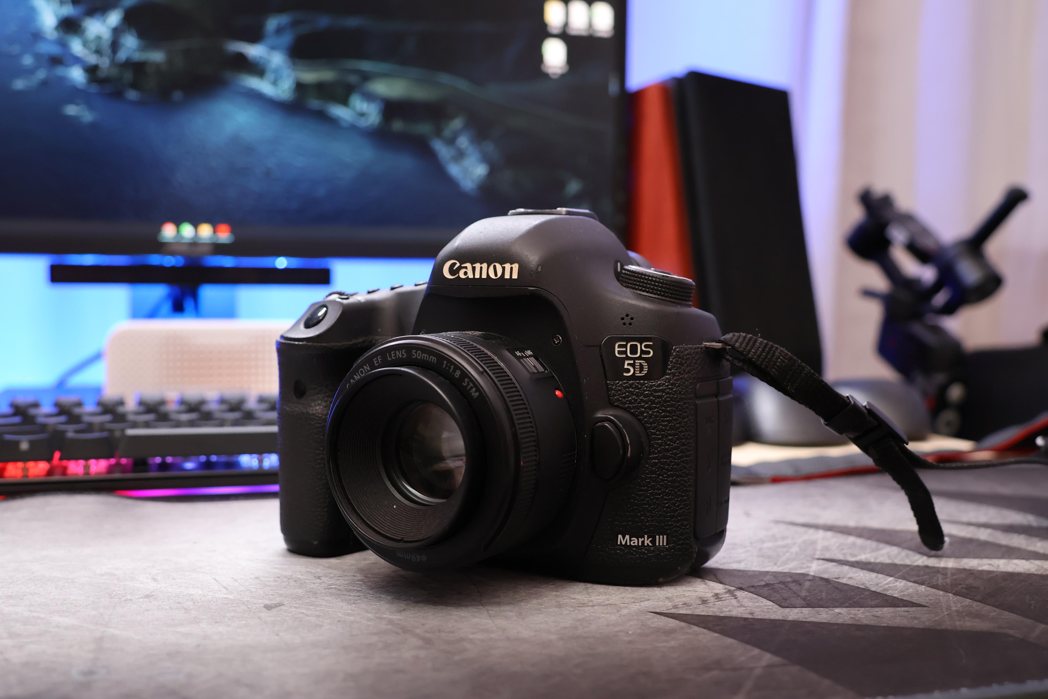 佳能5d3和佳能r10哪个好,佳能5d3和佳能r10对比