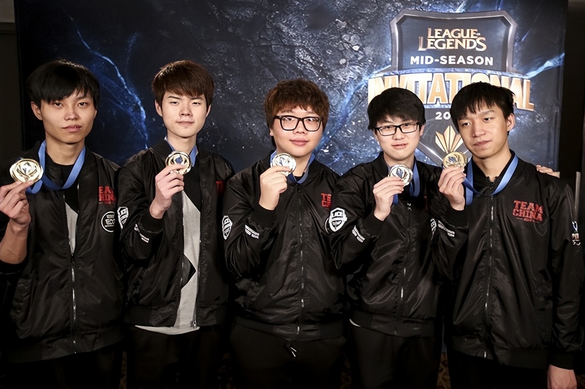 顶峰相见faker,deft麻浦校友