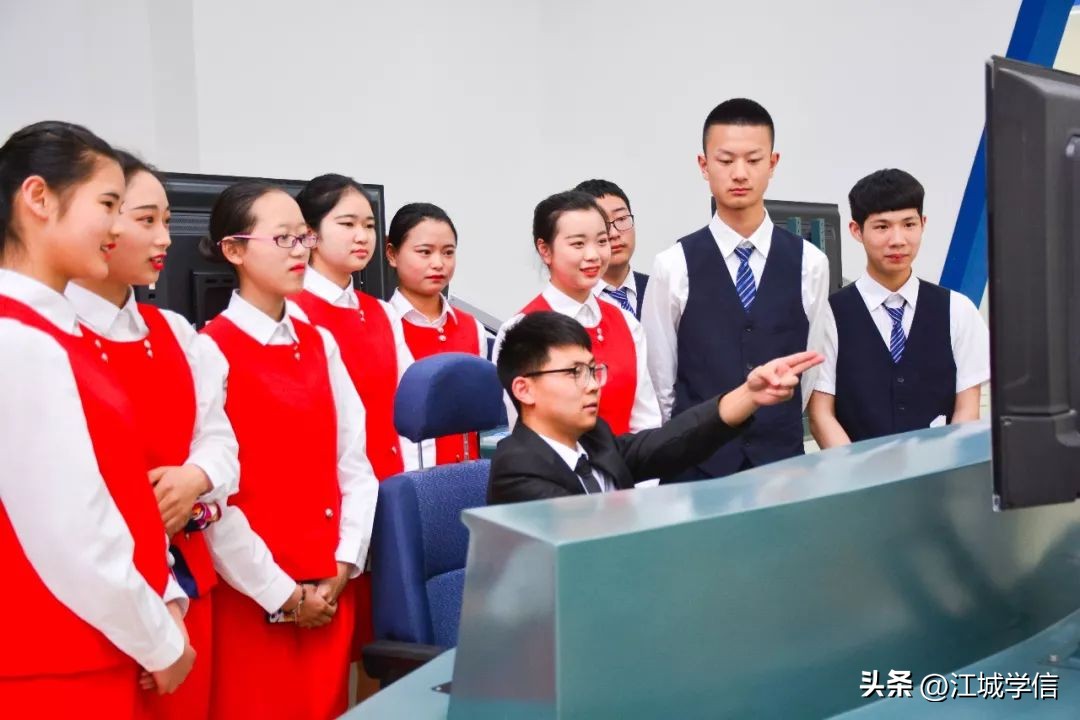 高考志愿体育学类专业的就业前景,高考300分选什么专业好就业视频