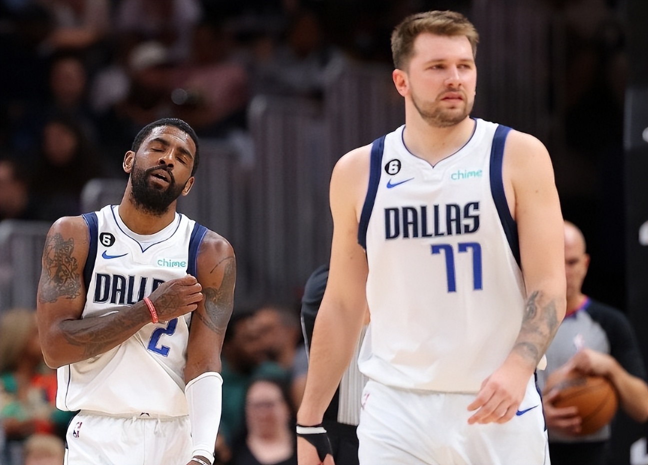 欧文被交易至独行侠全美热搜第一,独行侠续约欧文的两套方案