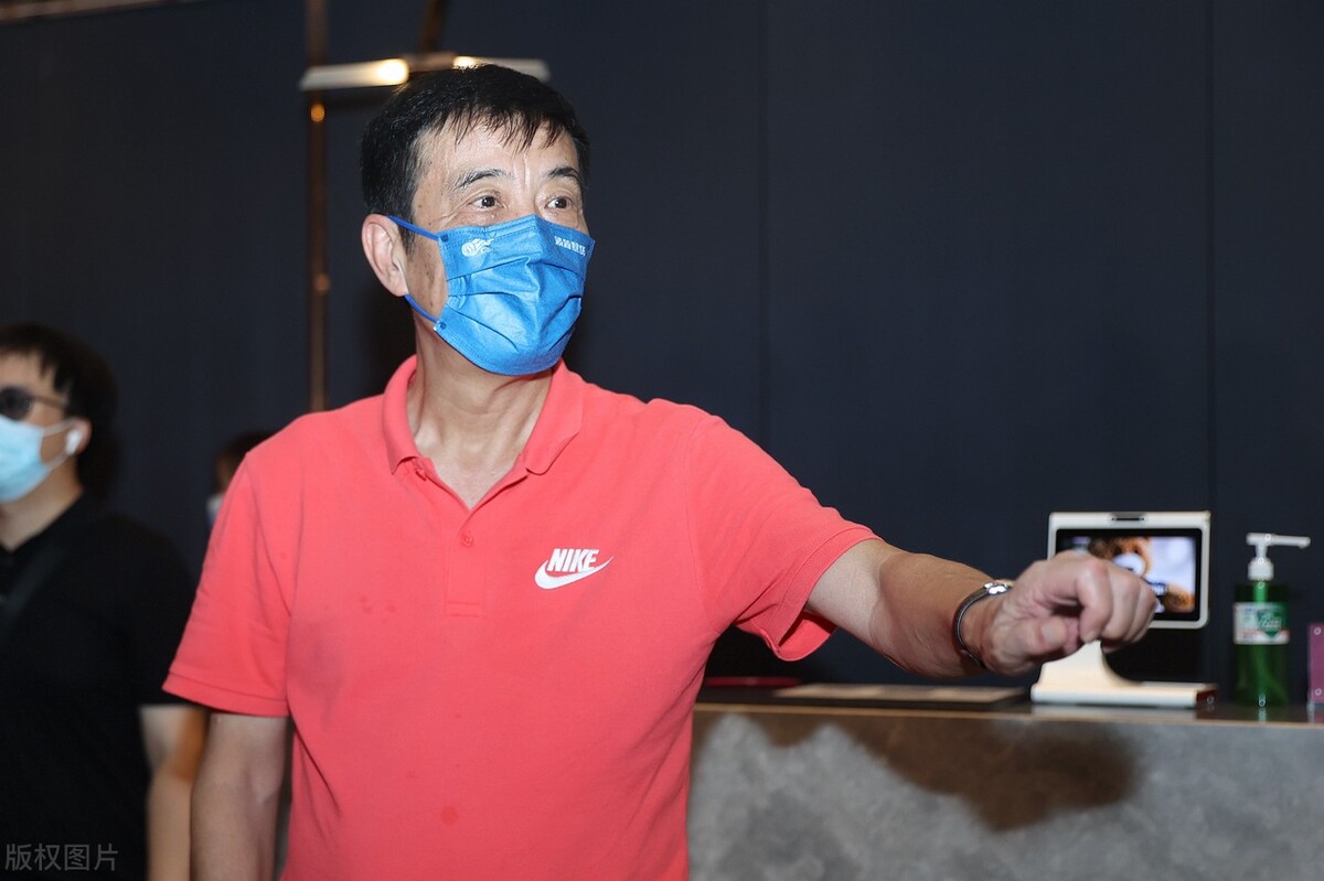 中国足球输越南球迷发飙场面,中国足球球迷输球现场