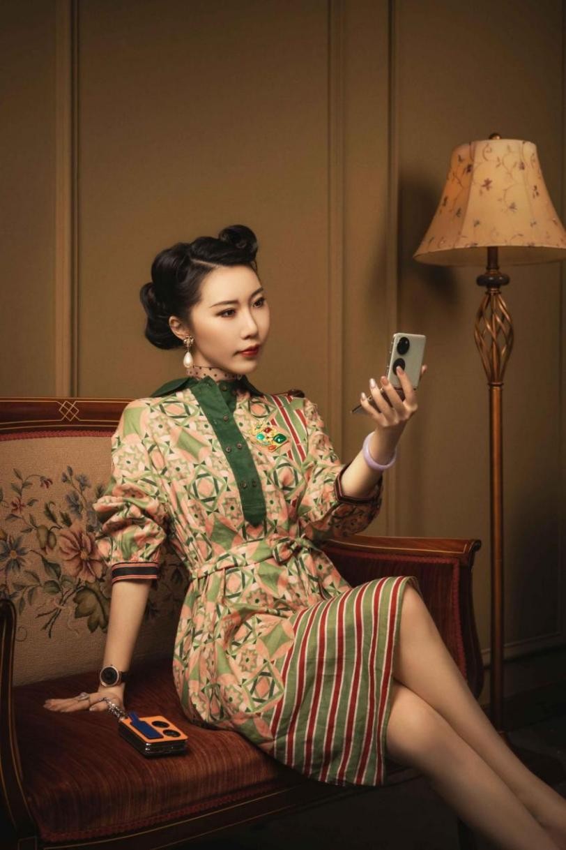 时尚魅力新风尚,成都BANG携华为PocketS打造经典场景摩登杂志社