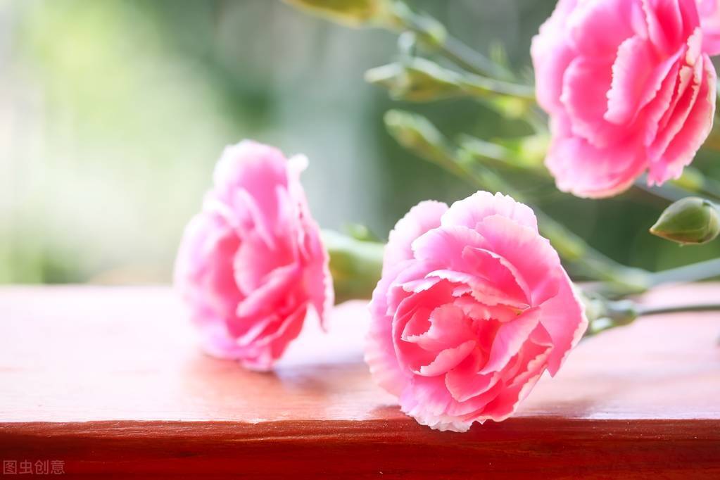 母亲节送什么礼物合适又简单,母亲节适合送什么礼物比较好