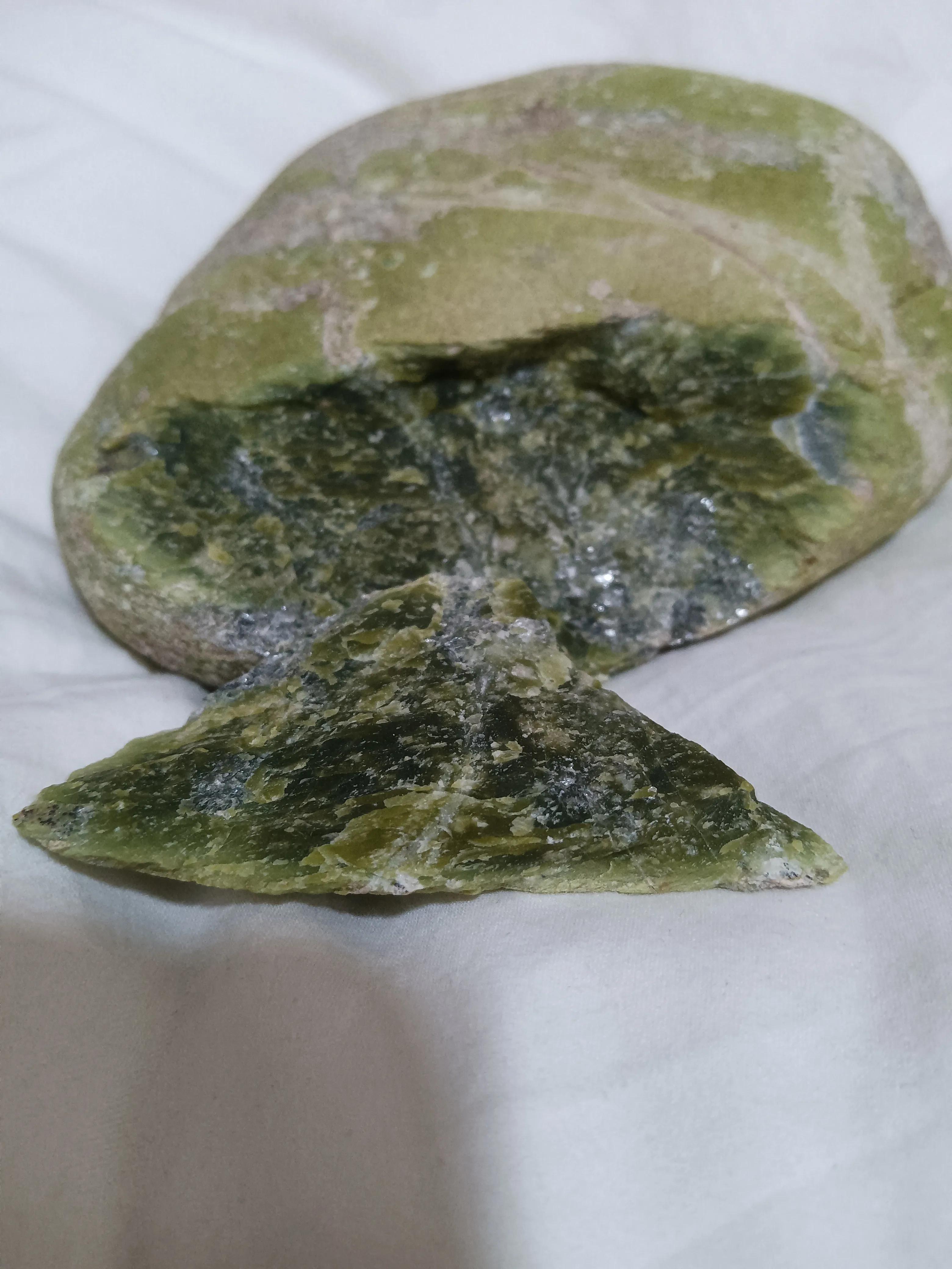 和田玉里有碧玉吗,和田玉戈壁料碧玉值钱吗