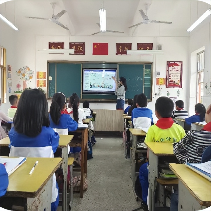 南康赤土民族小学,南康区赤土民族中心小学六年级
