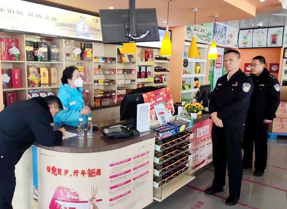 副局长到派出所督导治安清查工作,局领导督导检查夏季治安打击工作