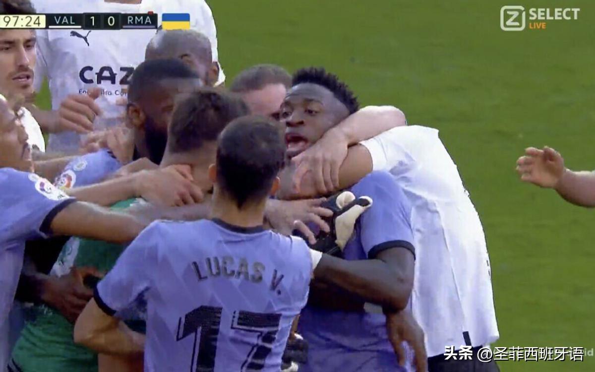 姆巴佩踢飞点球欧洲杯被种族歧视,姆巴佩赛场上反对种族歧视