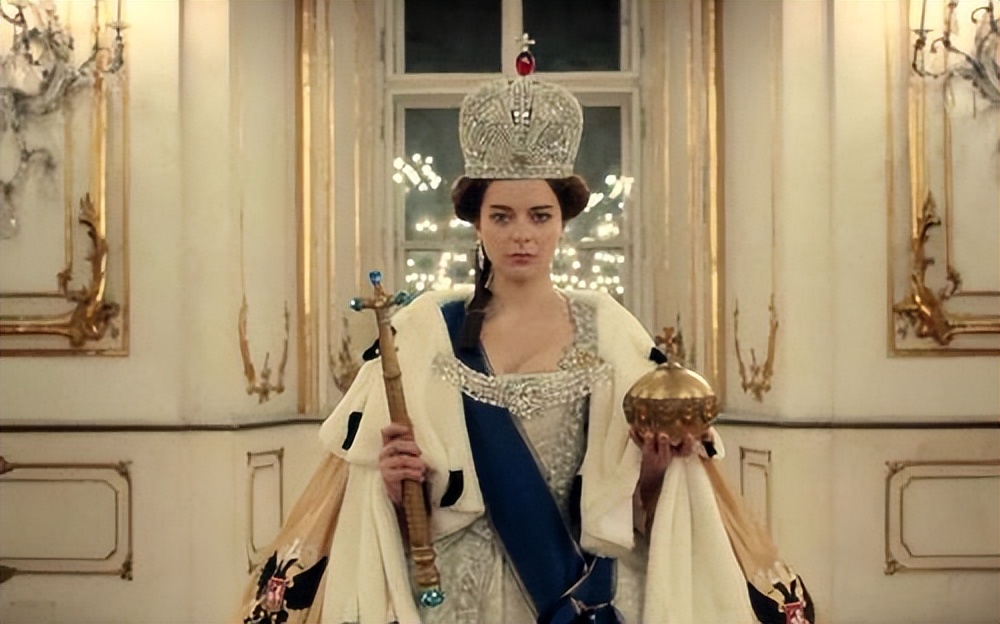 俄罗斯体操冠军跟普京拥抱,普京和女运动员拥抱