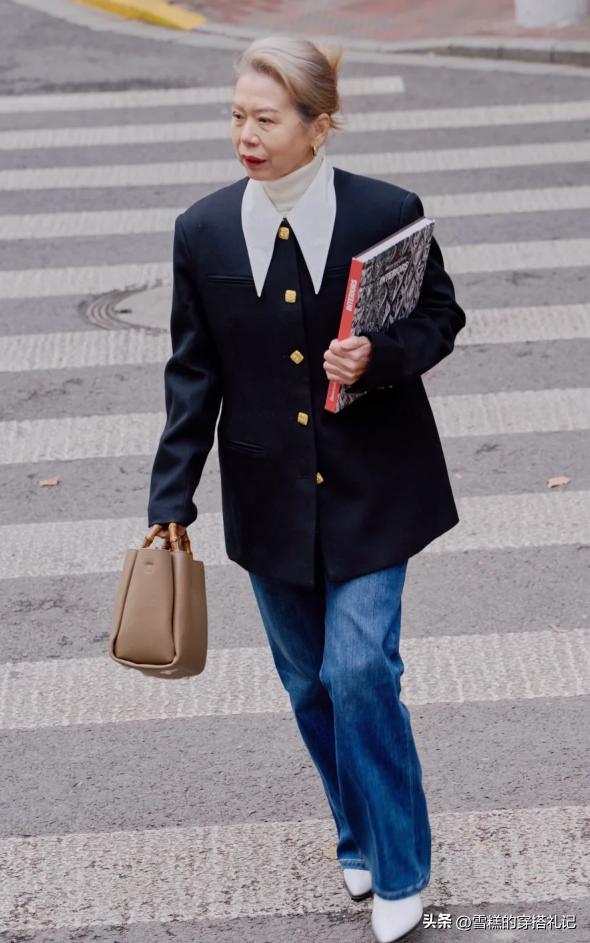 被上海奶奶的穿搭惊艳到了,被时尚老奶奶惊艳