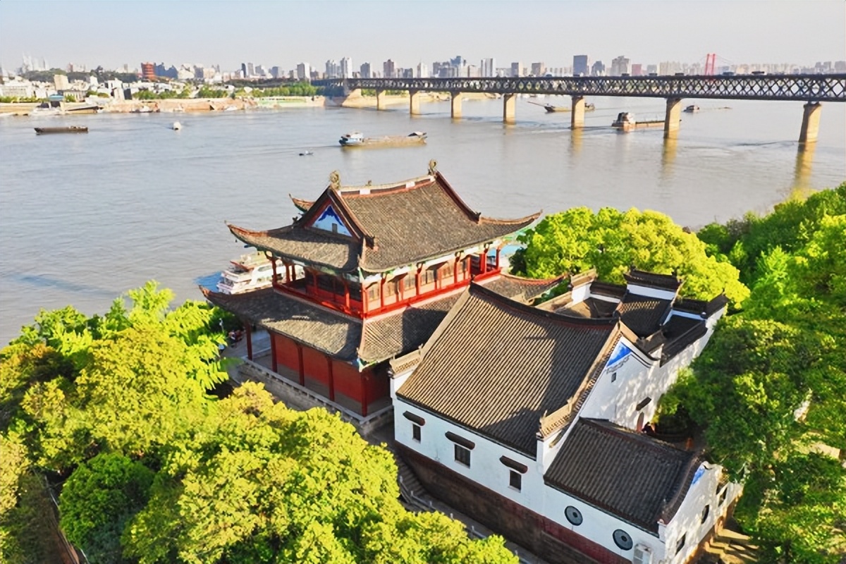 武汉三大名胜晴川阁黄鹤楼古琴台,武汉古琴台和晴川阁晚上关门吗