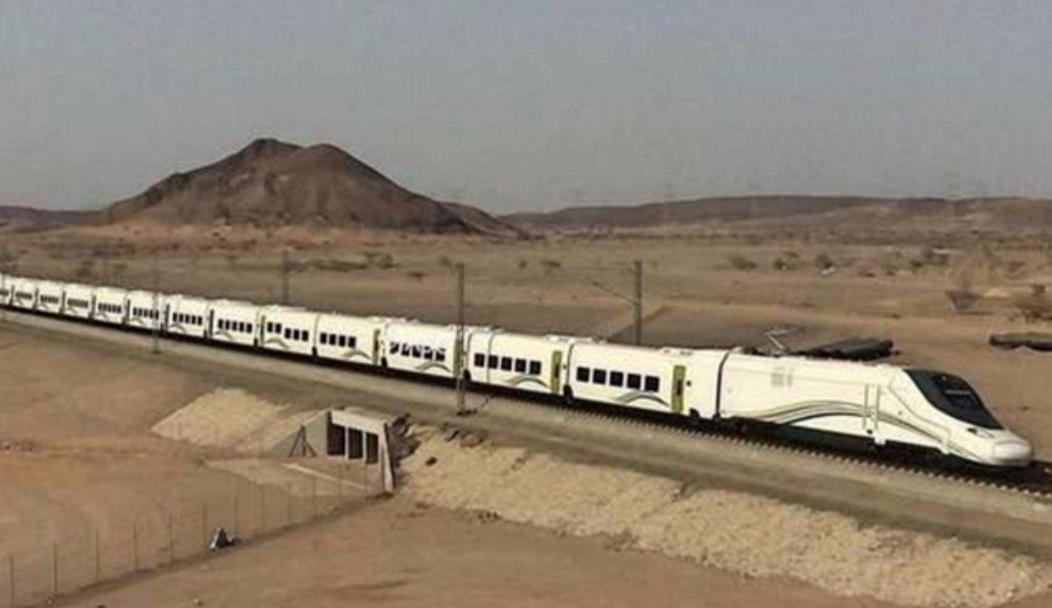 美国横刀与中东签订大单,沙特180度转向,中国给别人做了嫁衣?