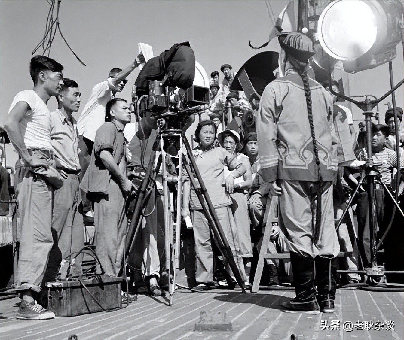 甲午风云邓世昌问为何不开炮,电影甲午风云李默然片段