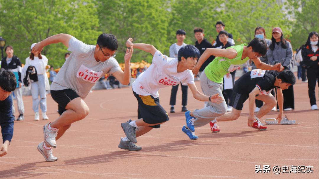 高校军训女生跳舞引争议当事人,高校女生跳舞被批判