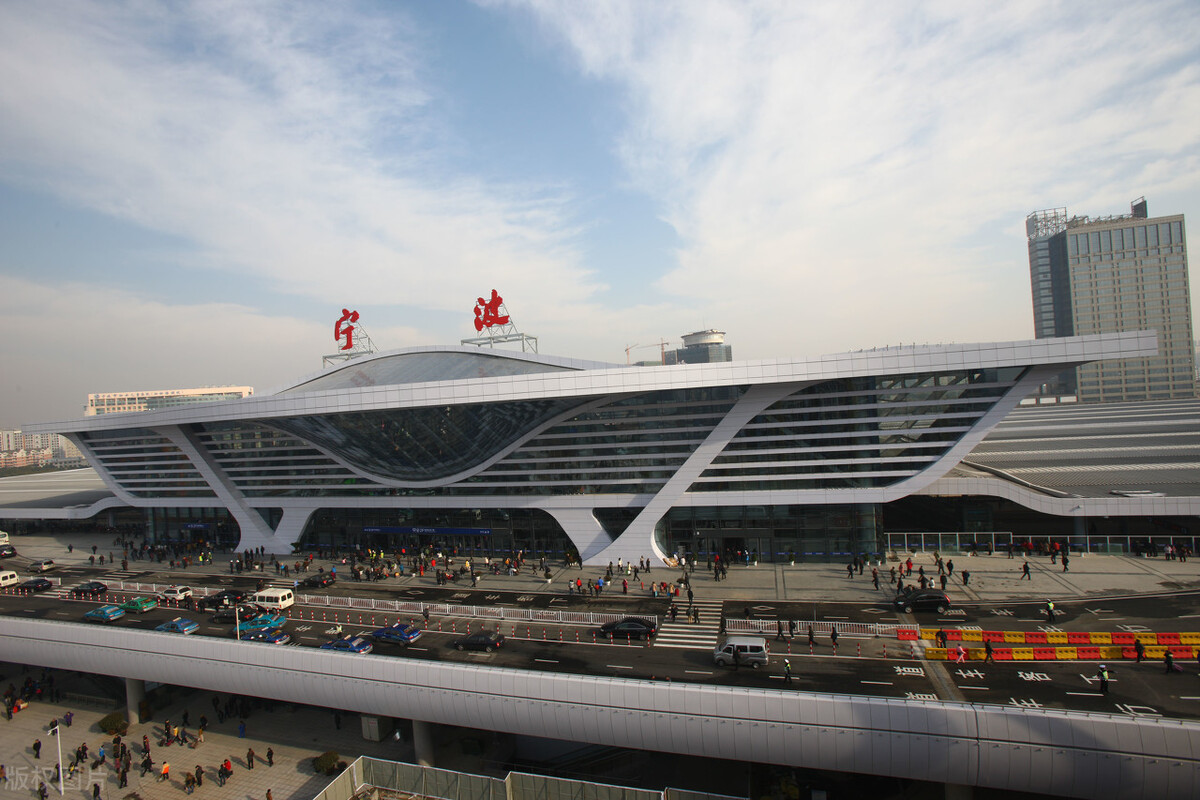 沈阳北站车次对应站台,沈阳北站列车时刻表图