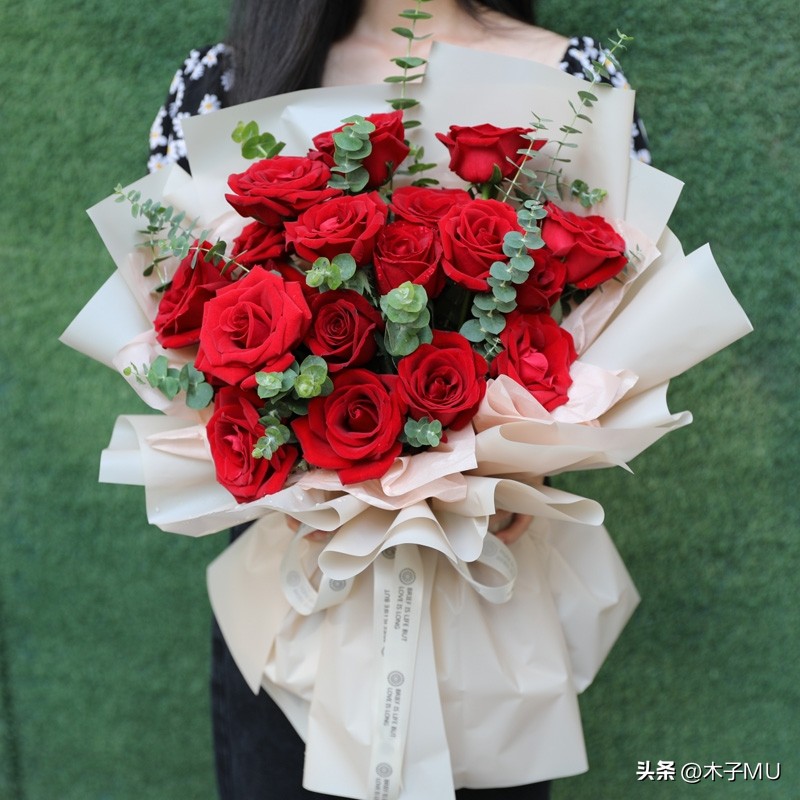 情人节送19朵花是什么寓意,情人节收到11朵玫瑰代表什么寓意