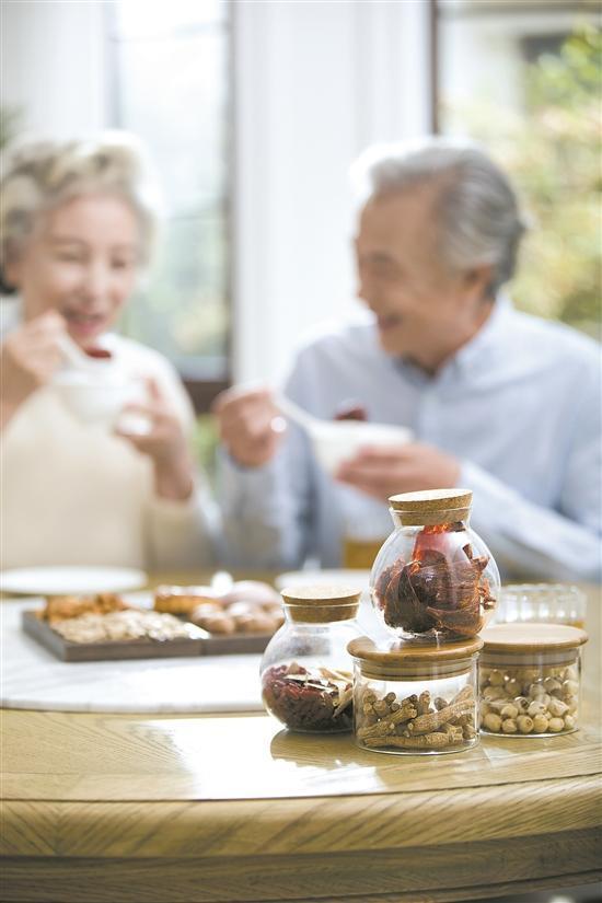 冬日暖阳喝杯热茶暖心又暖身真好,元旦养生汤