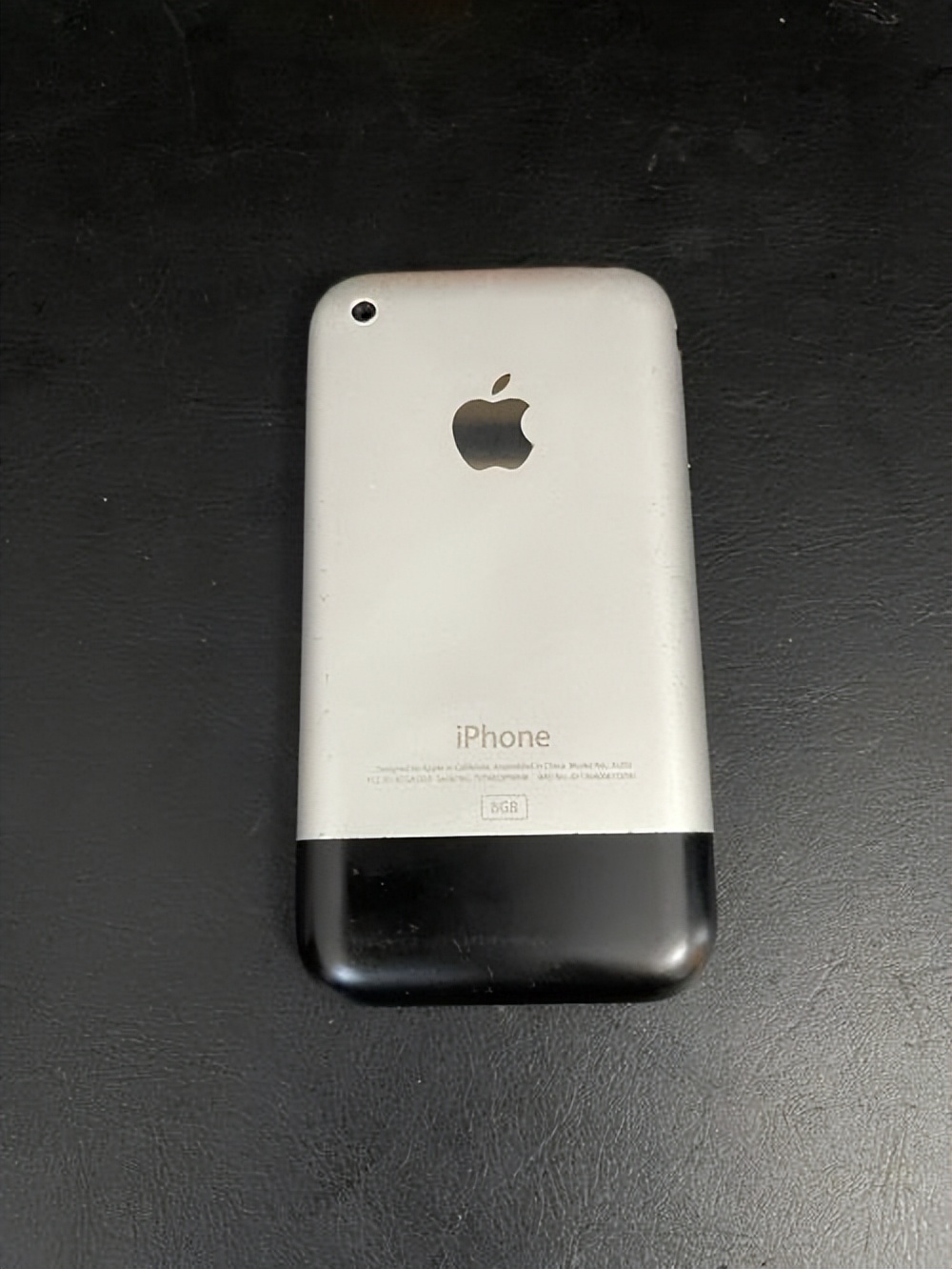 从无前置摄像头到“刘海”设计，苹果手机如何引领手机相机行业