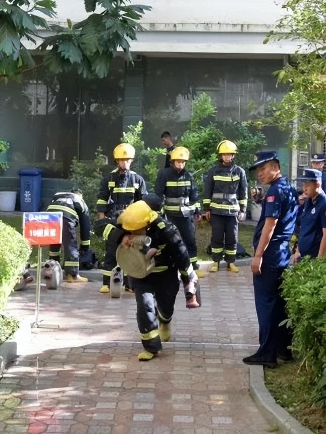 新蓝出征挑战自我,新蓝对抗赛视频