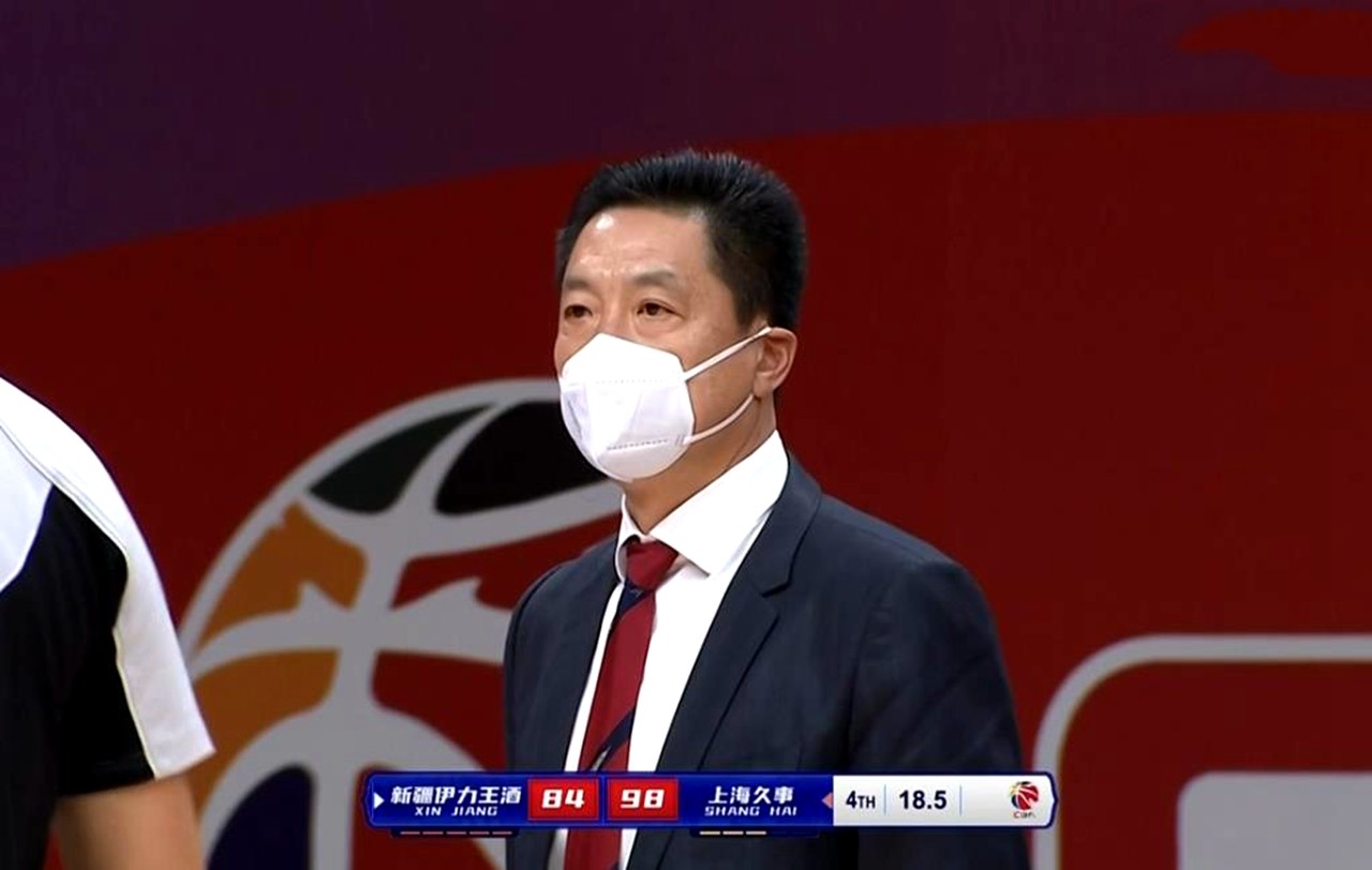 齐麟cba打裁判,篮协对裁判处罚为何不能公开