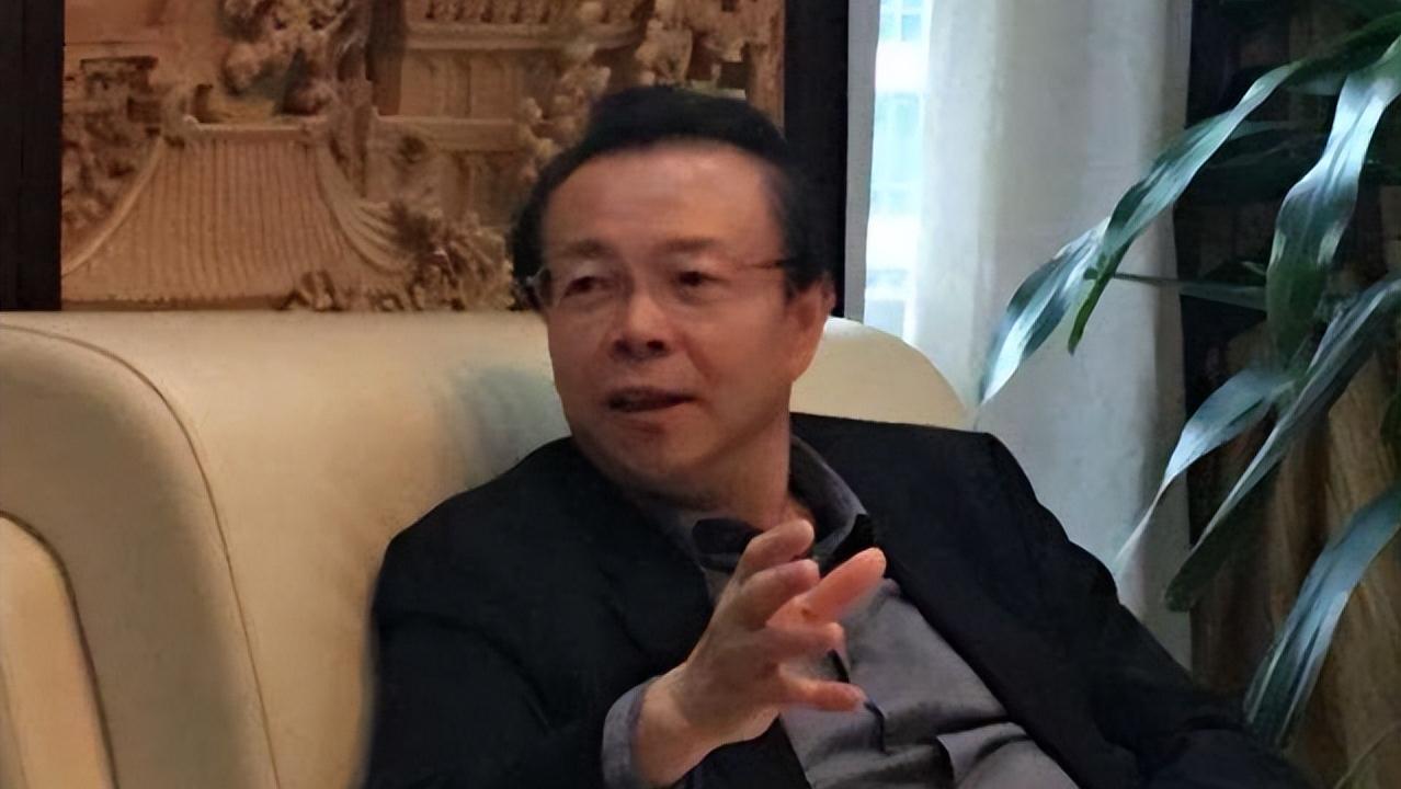 巨贪赖小民：家藏3吨现金*妇情**100多个，被捕后称：守着钱不敢花